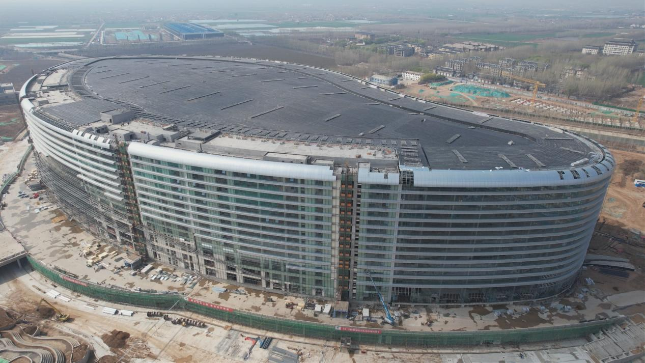 磁县鲲乐湾国际旅游度假区“光热+”项目建设工地。 杜江利摄